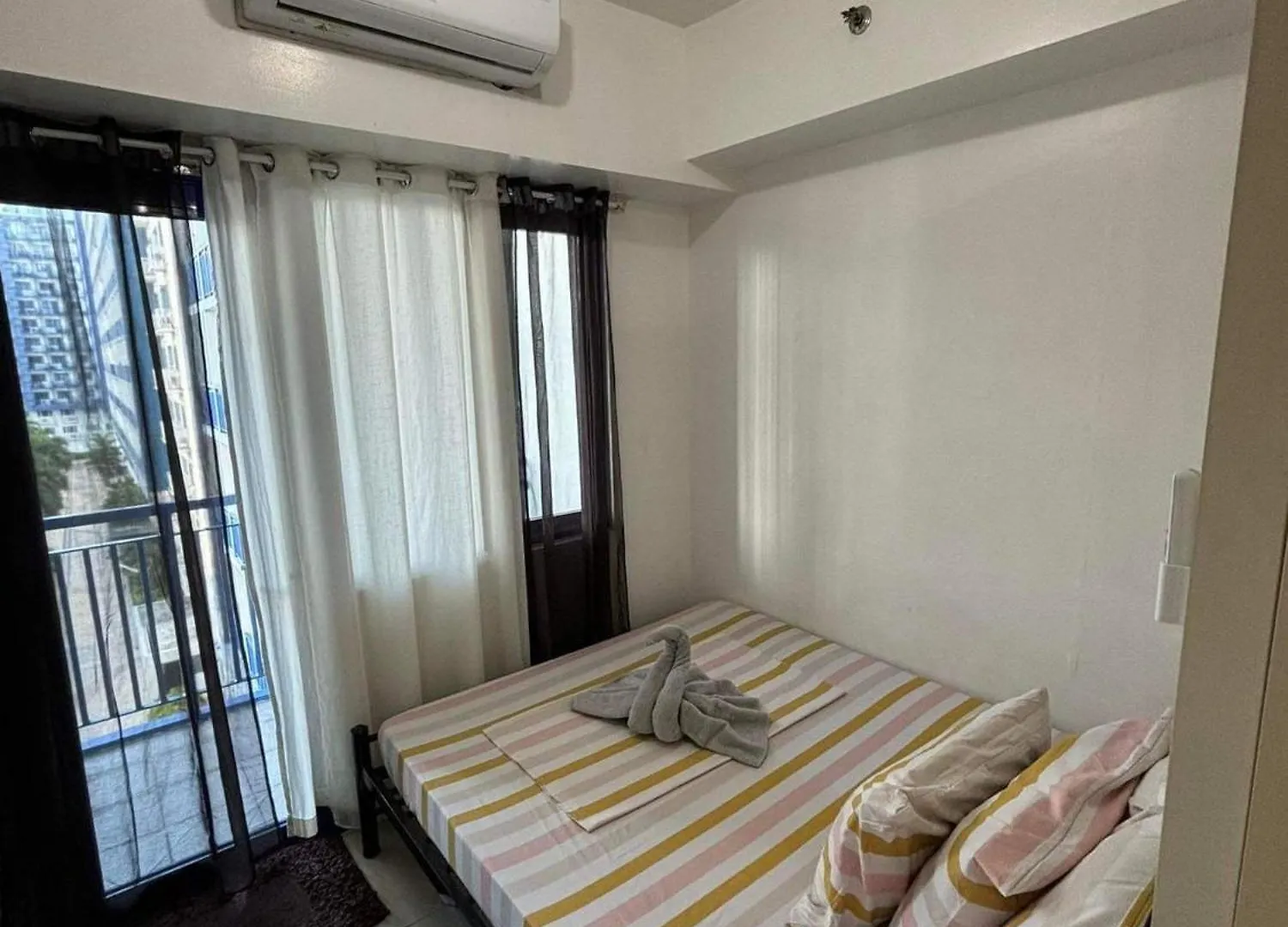 Staycation For You At Casa Amara Near Moa Manila Philippines