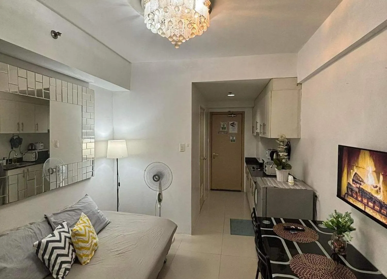 Staycation For You At Casa Amara Near Moa Manila 0*,  Filipíny